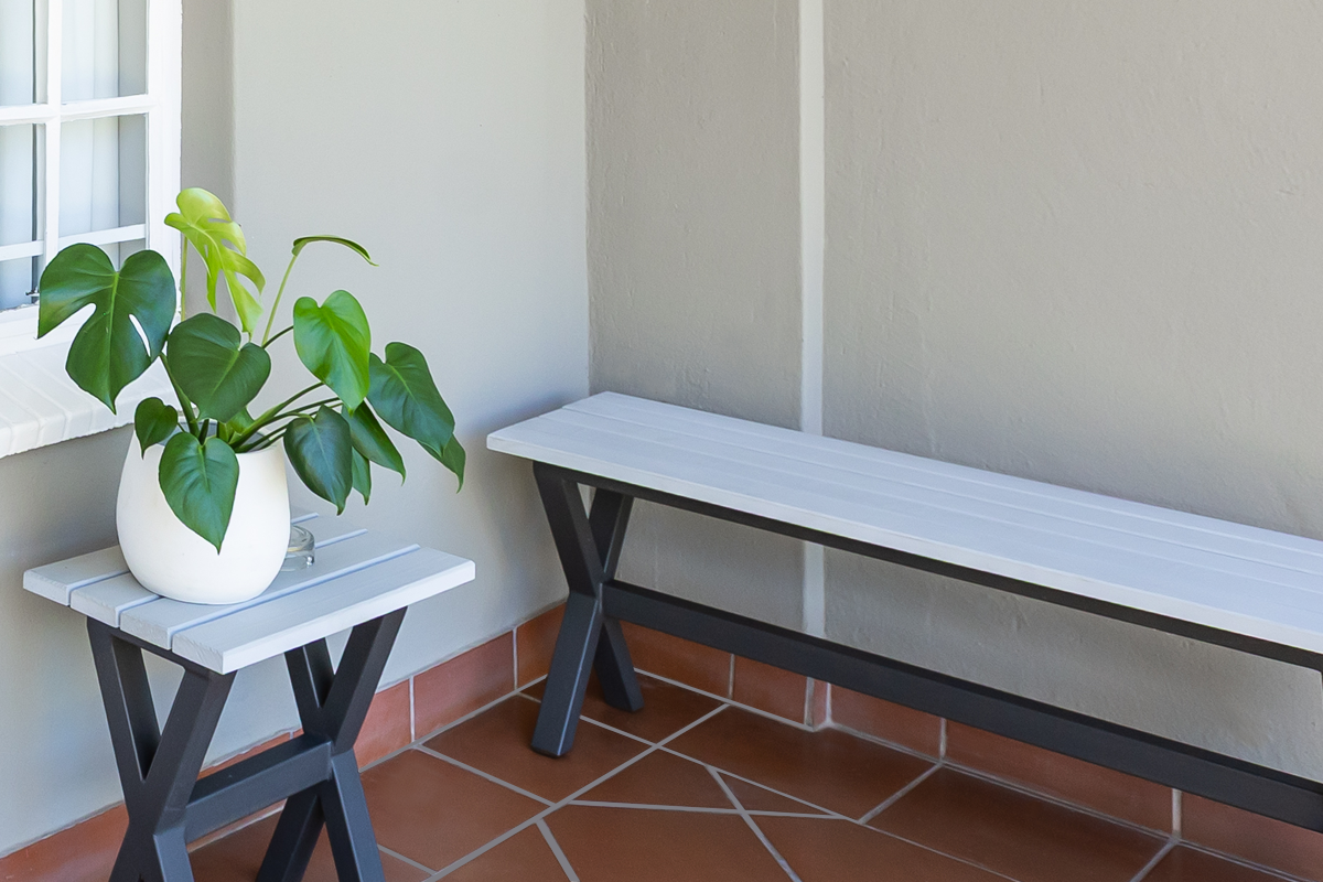Private veranda with bench seating